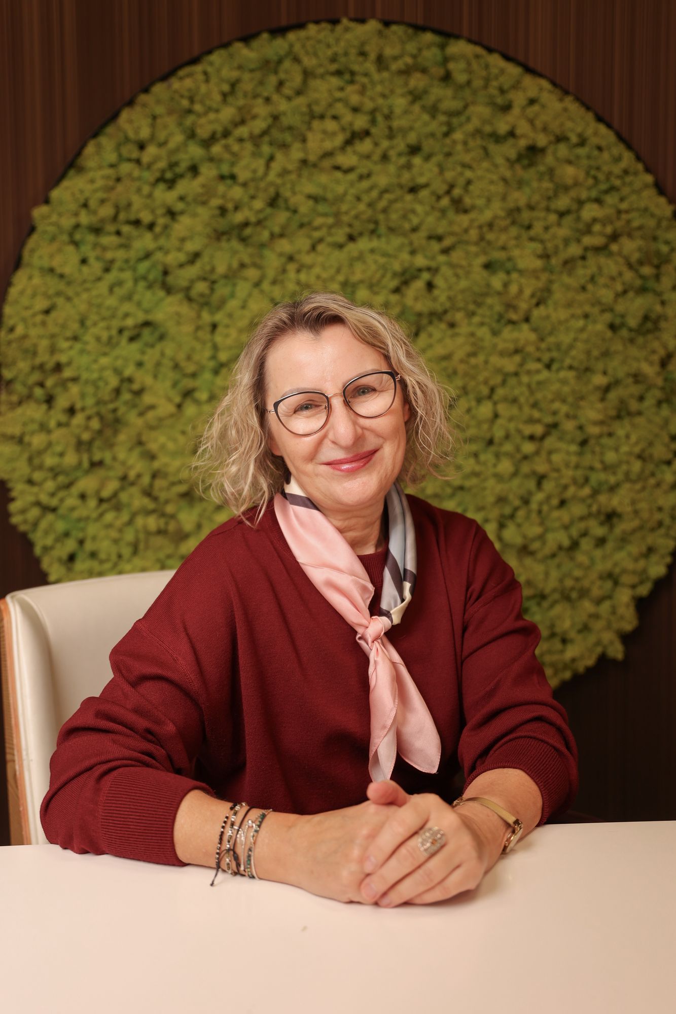 Iwona Sowińska podczas rozmowy z klientką